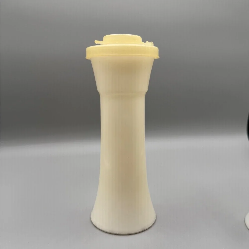 VTG Tupperware‎ Hourglass Salt & Pepper Shaker White Set of 3 Retro Kitchen 6.5